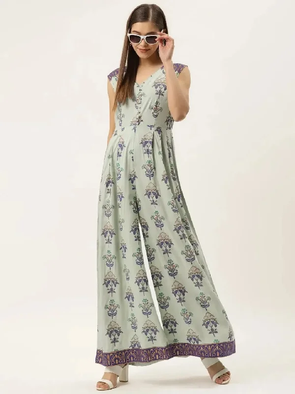 Front loops with flare pleated pants printed jumpsuit in pista Plus size jumpsuit, Curvy fit, Comfortable, Trendy