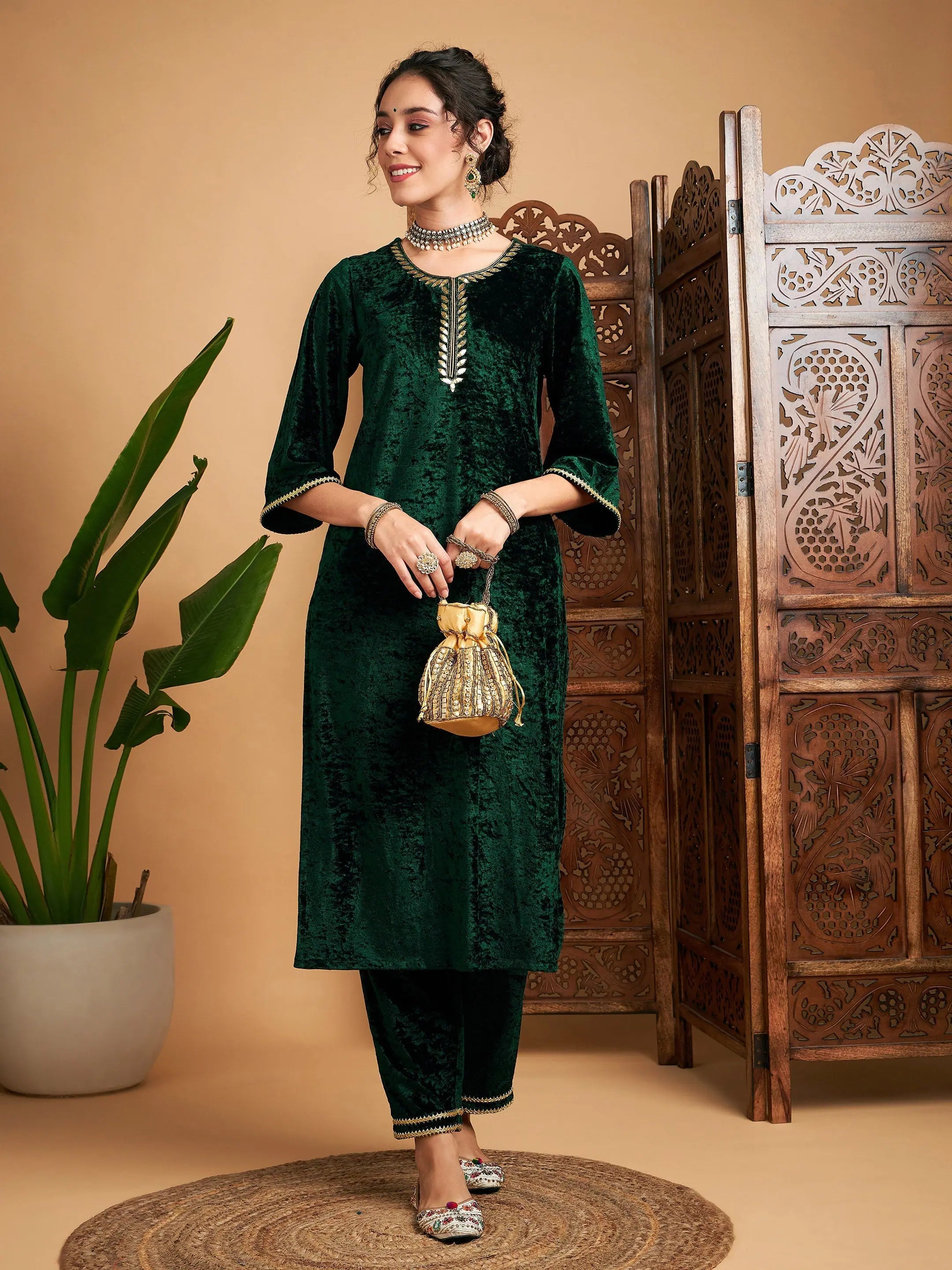 Women Emerald Green Velvet Contrast Piping Kurta With Pants Trendy Printed Leggings