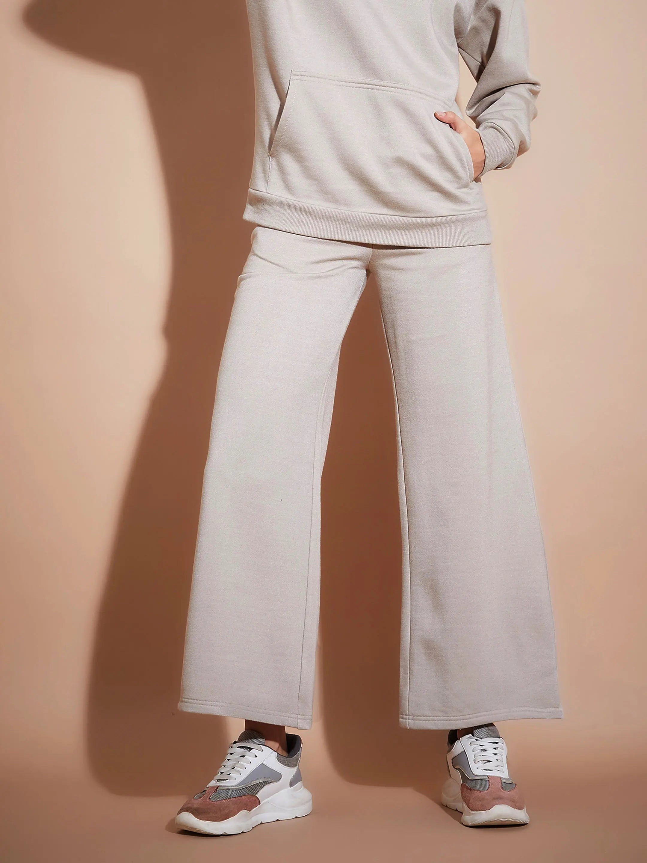 Women Beige Fleece Zipper Pocket Wide Leg Track Pants Comfy High-Waist Jeans